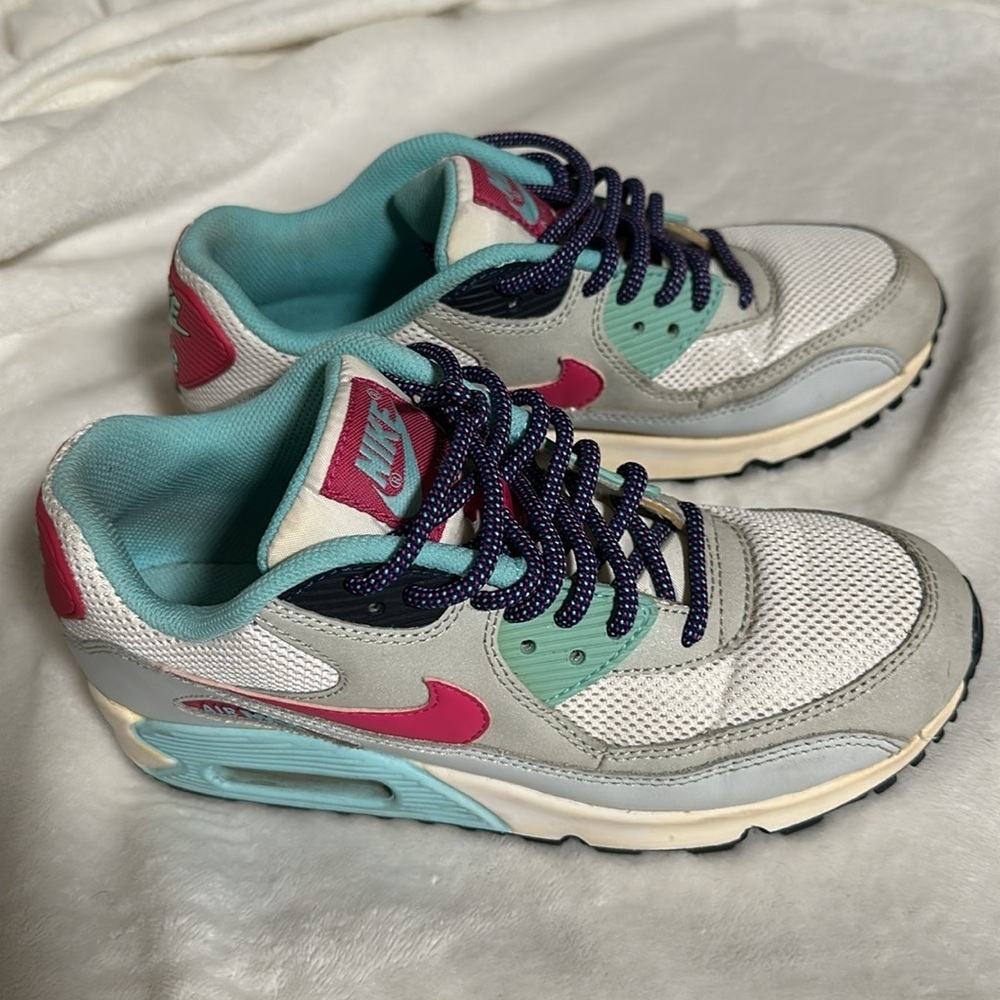 Nike Air Max 90 Mesh GS 'Copa' White/Vivid Pink/Pure Platinum - Picture 2 of 10